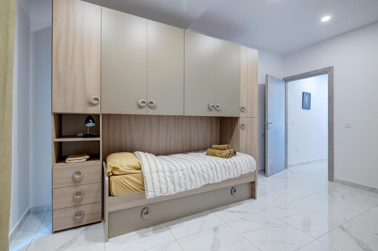 Modern Family Holiday Retreat In Gzira Sliema Extérieur photo