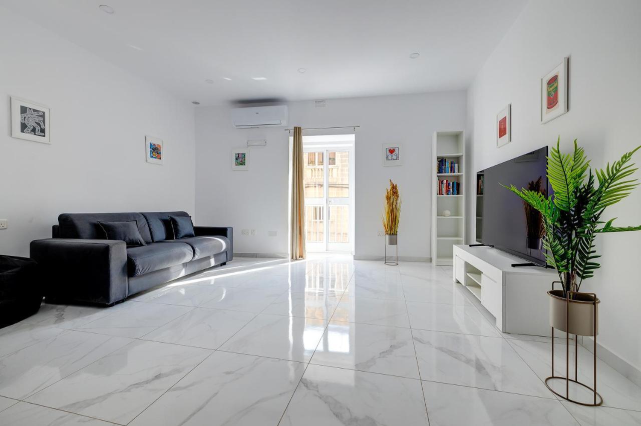 Modern Family Holiday Retreat In Gzira Sliema Extérieur photo