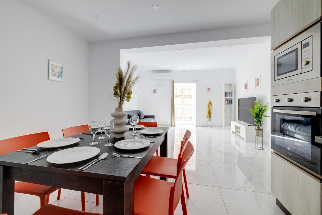 Modern Family Holiday Retreat In Gzira Sliema Extérieur photo