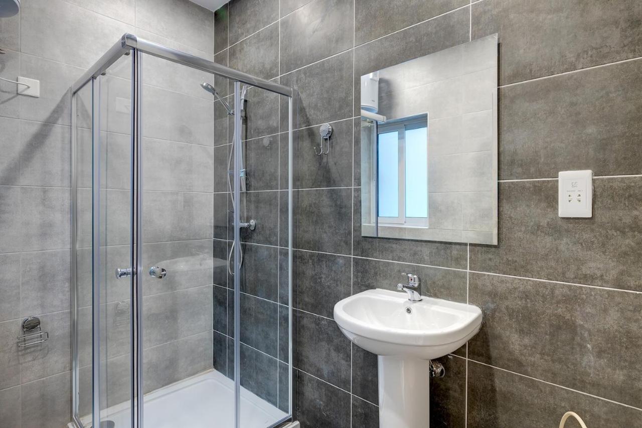 Modern Family Holiday Retreat In Gzira Sliema Extérieur photo