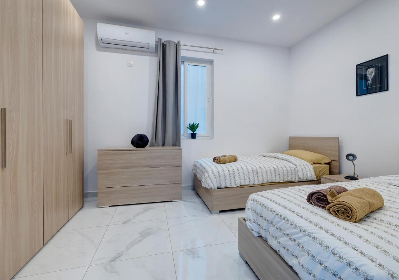 Modern Family Holiday Retreat In Gzira Sliema Extérieur photo