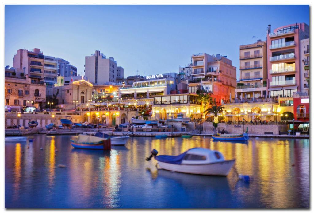 Modern Family Holiday Retreat In Gzira Sliema Extérieur photo