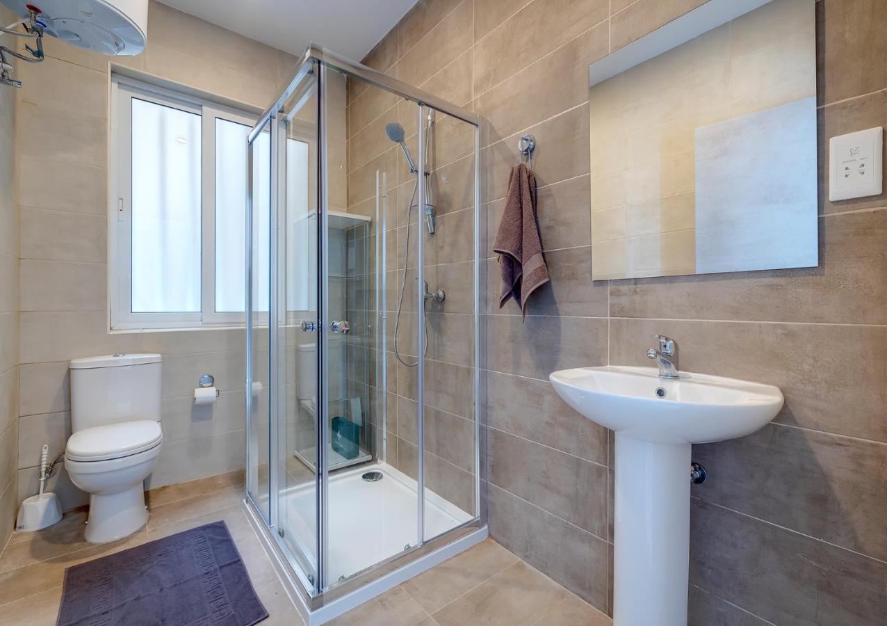 Modern Family Holiday Retreat In Gzira Sliema Extérieur photo