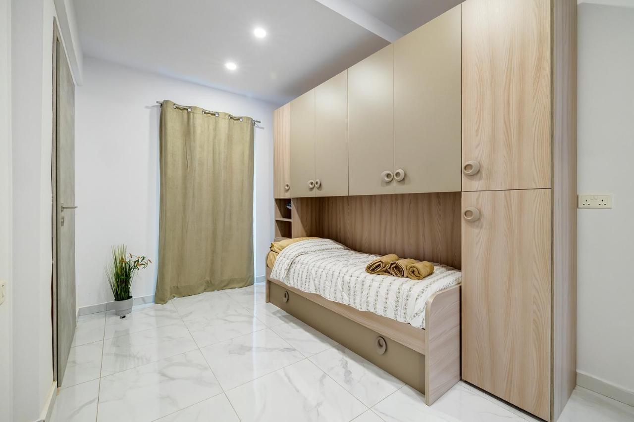 Modern Family Holiday Retreat In Gzira Sliema Extérieur photo